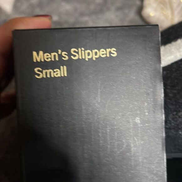 3 piece true religion jeans slippers & slipper sock set nib/nwt - Picture 6 of 6